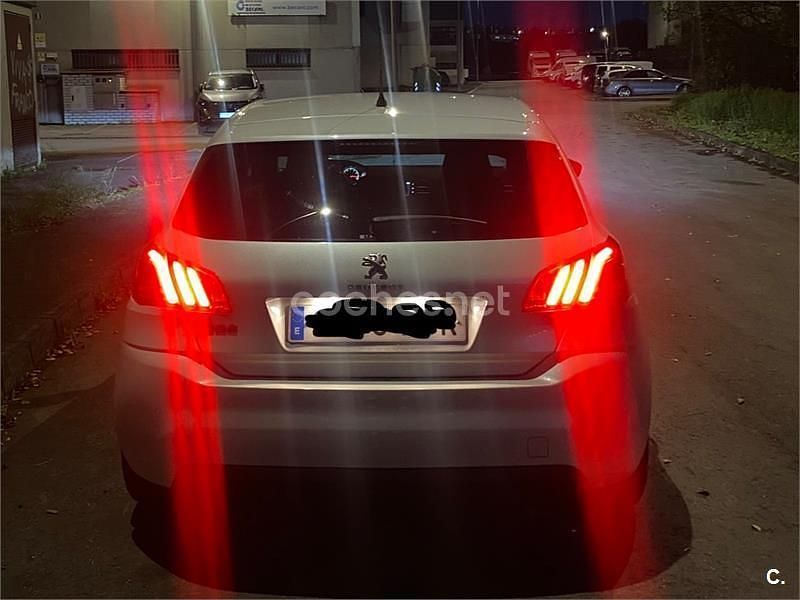 Usado Peugeot 308 Allure 130 CV (95 kW) 2019 Blanco Berlina