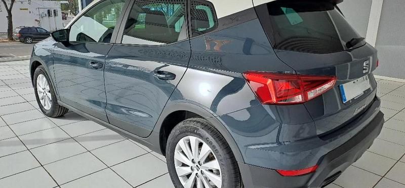 Usado Seat Arona Style 116 CV (85 kW) 2025 Azul fiord + techo blanco SUV