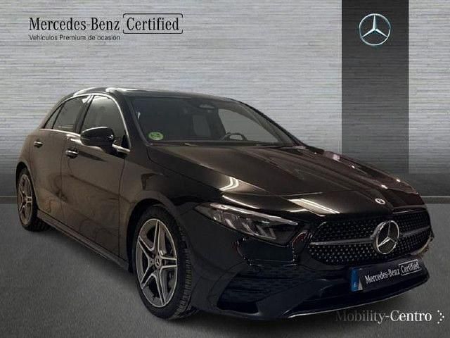 Usado Mercedes A180 AMG line 116 CV (85 kW) 2024 Negro noche Utilitario