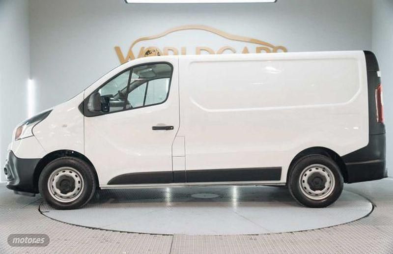 Usado Renault Trafic 120 CV (88 kW) 2021 Blanco Monovolumen