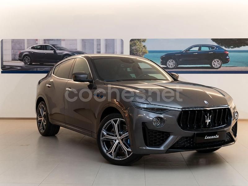 Usado Maserati Levante GT 330 CV (242 kW) 2023 Gris / plata SUV