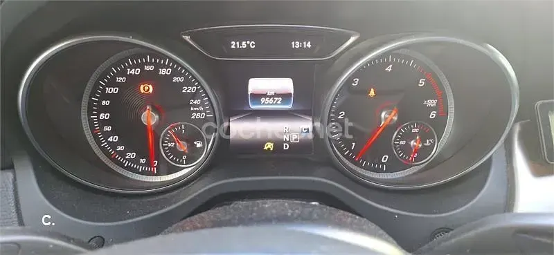 Usado Mercedes GLA220 177 CV (130 kW) 2017 Blanco SUV