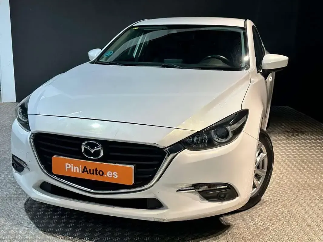 Usado Mazda 3 105 CV (77 kW) 2018 Blanco Utilitario