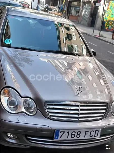 Usado Mercedes C180 Elegance 143 CV (105 kW) 2006 Gris / plata Berlina