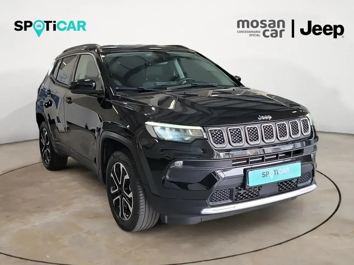 Usado Jeep Compass Limited 190 CV (139 kW) 2023 Negro SUV
