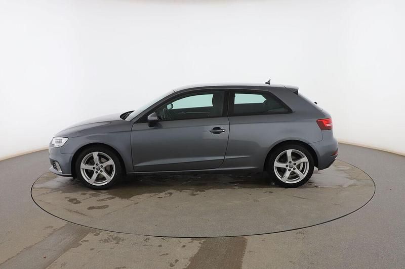 Usado Audi A3 Sport 110 CV (80 kW) 2017 Gris Berlina