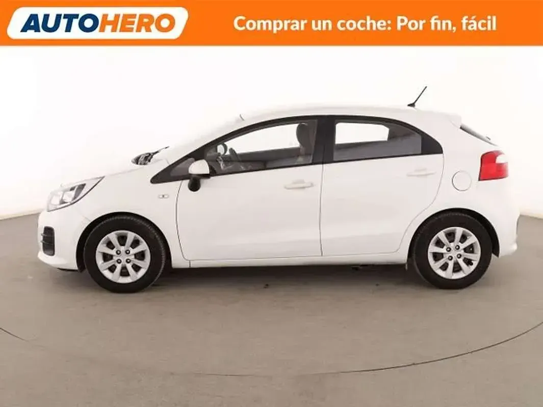 Usado Kia Rio 86 CV (63 kW) 2015 Blanco Berlina