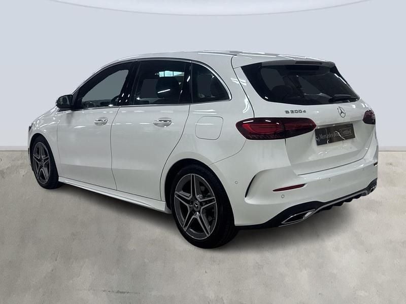 Usado Mercedes B200 150 CV (110 kW) 2025 Blanco Monovolumen