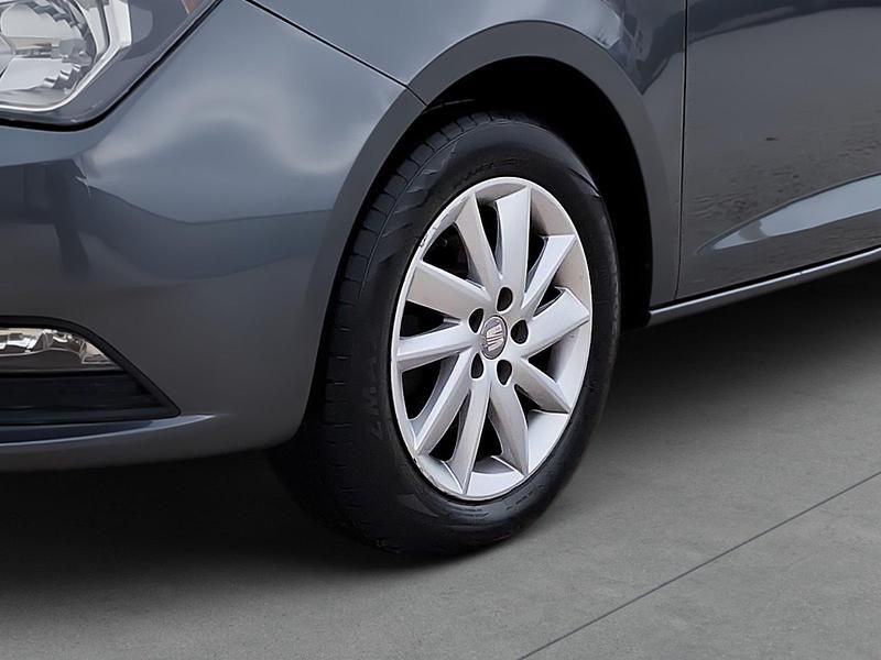 Usado Seat Ibiza Style 105 CV (77 kW) 2013 Gris / plata Berlina