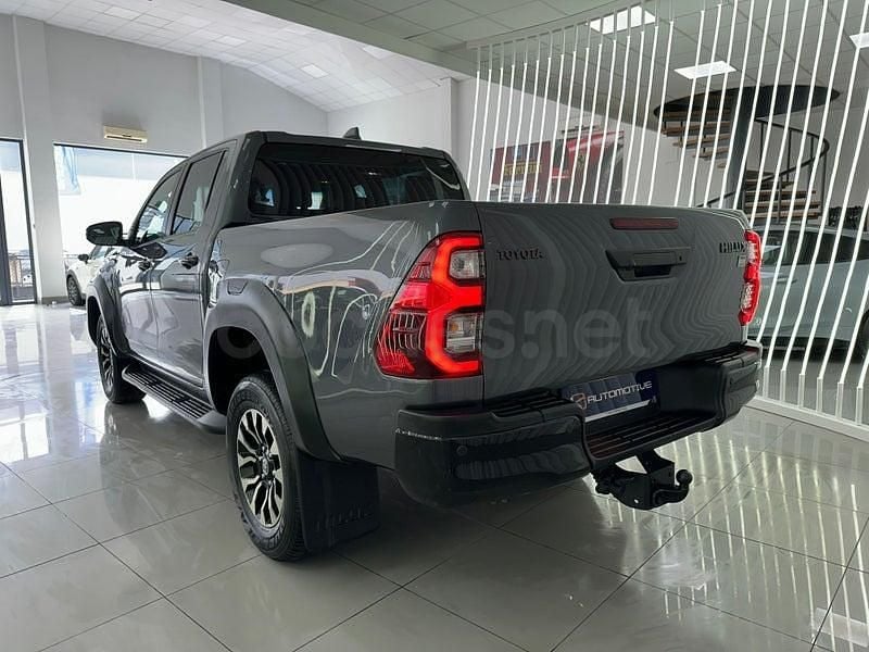 Usado Toyota HiLux Sport 204 CV (150 kW) 2024 Gris / plata Pickup/Camioneta