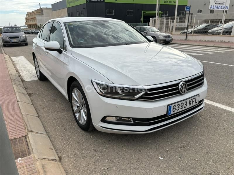 Usado VW Passat Advance 150 CV (110 kW) 2017 Blanco Berlina