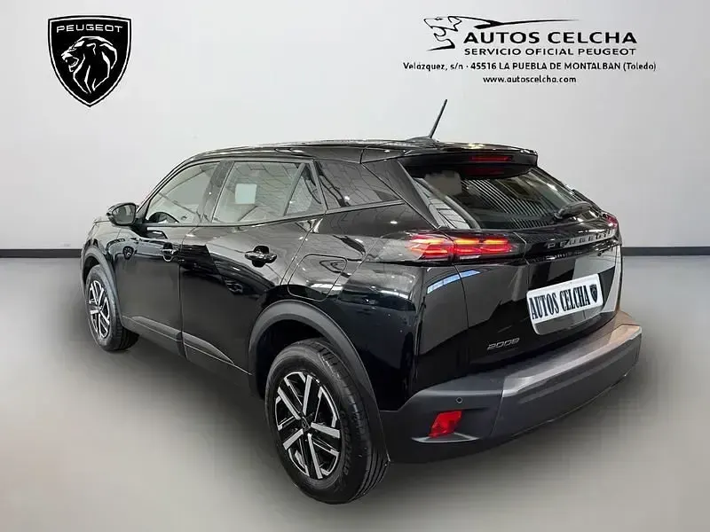Usado Peugeot 2008 Style 100 CV (73 kW) 2024 Negro SUV