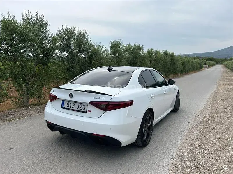 Usado Alfa Romeo Giulia Veloce 280 CV (205 kW) 2017 Blanco Berlina