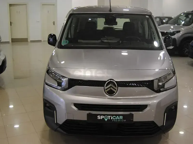 Usado Citroën Berlingo 102 CV (75 kW) 2025 Gris / plata Monovolumen
