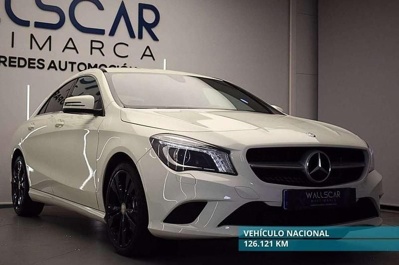 Blanco Usado 2015 Mercedes CLA200 Urban Berlina | 20.897 € (Un poco caro) - Imagen 1/4