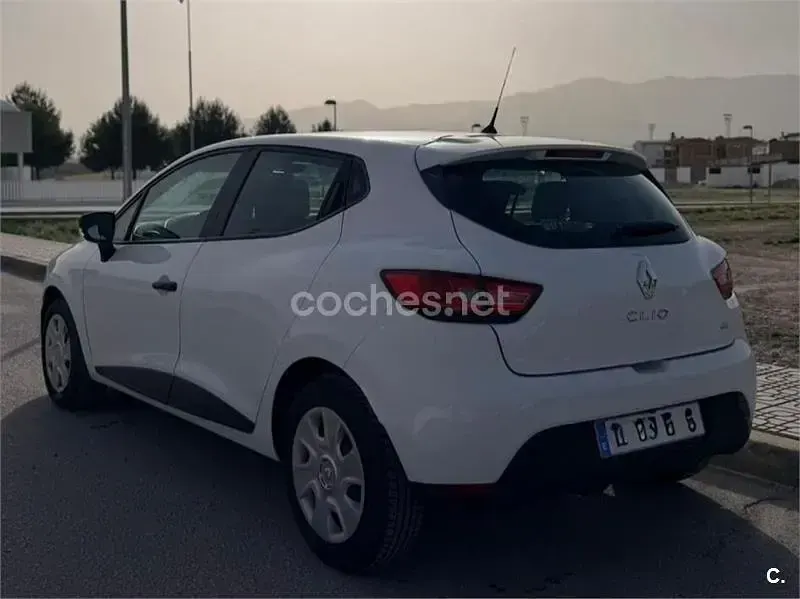 Usado Renault Clio IV Business 75 CV (55 kW) 2016 Blanco Berlina