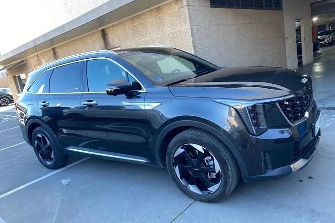 Usado Kia Sorento 252 CV (185 kW) 2025 Gris SUV