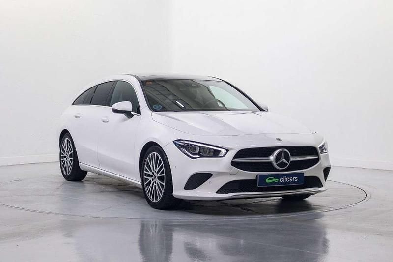 Usado Mercedes CLA200 Shooting Brake 163 CV (119 kW) 2021 Blanco Familiar