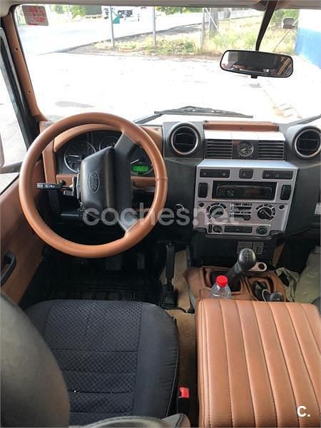 Usado Land Rover Defender SE 122 CV (89 kW) 2010 Negro Familiar