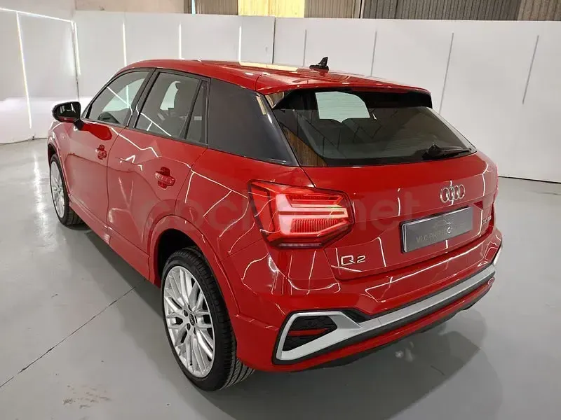 Usado Audi Q2 S-Line 116 CV (85 kW) 2024 Rojo SUV