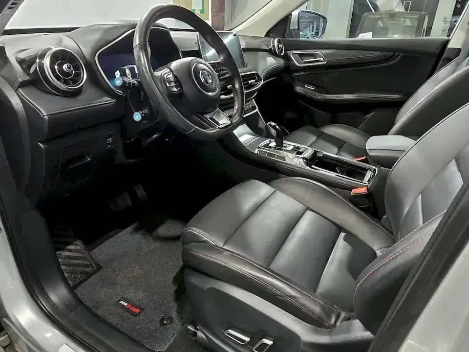 Usado MG HS Comfort 162 CV (119 kW) 2023 Gris / plata SUV