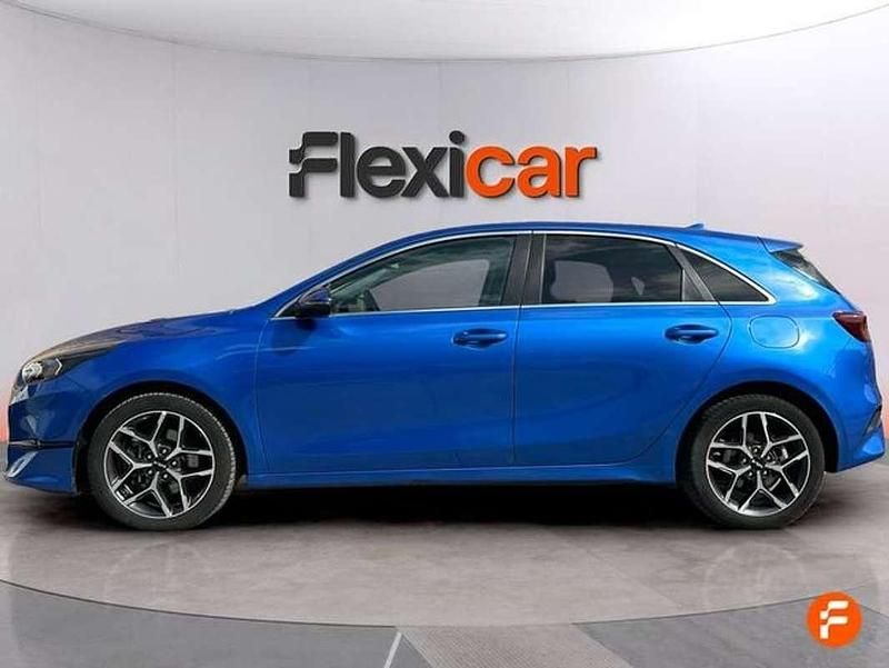 Käytetty Kia Ceed 101 HP (74 kW) 2021 Sininen Viistoperä