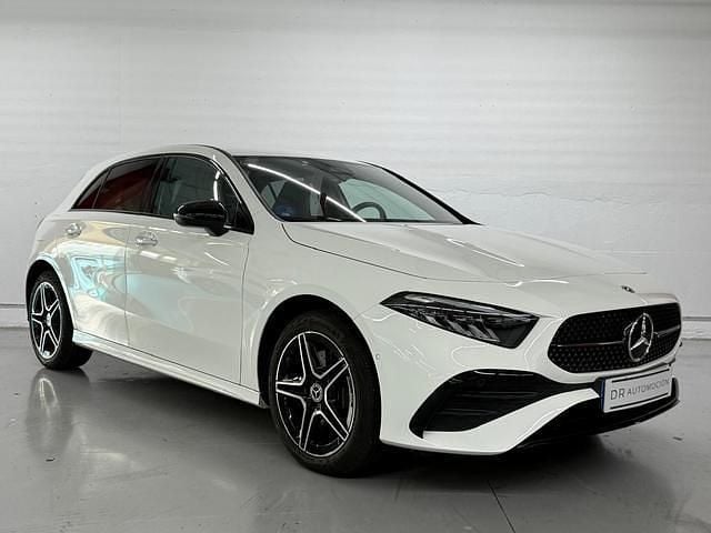 Blanco Usado 2024 Mercedes A160 Berlina | 33.900 € (Precio justo) - Imagen 1/4