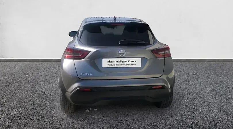 Usado Nissan Juke N-Connecta 114 CV (83 kW) 2022 Skline grey (metalizado) SUV