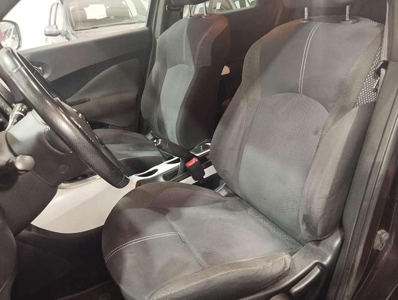 Usado Nissan Juke Premium Edition 110 HP (80 kW) 2015 Preto SUV
