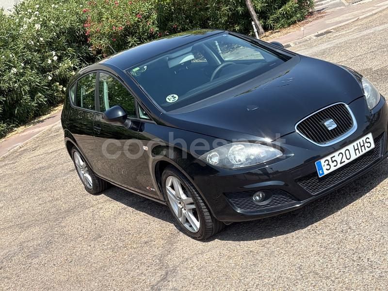 Usado Seat Leon Copa 105 CV (77 kW) 2011 Negro Berlina