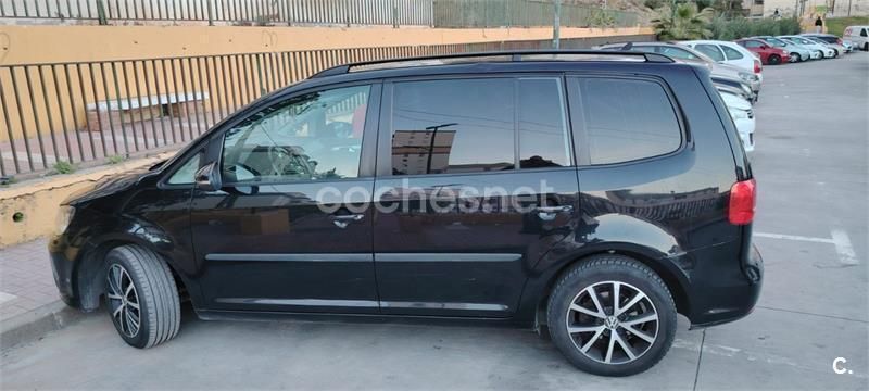 Negro Usado 2013 VW Touran Advance Monovolumen | 9100 € (Buen precio) - Imagen 1/4