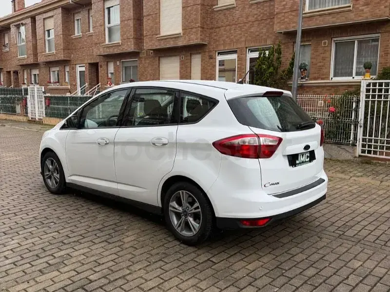 Usado Ford C-MAX 115 CV (84 kW) 2014 Blanco Monovolumen