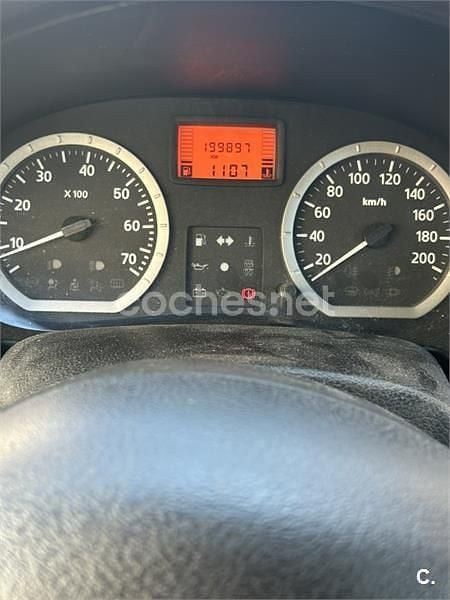 Usado Dacia Logan Lauréate 105 CV (77 kW) 2007 Gris / plata Familiar