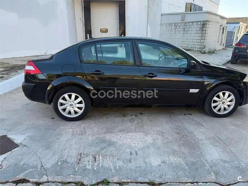 Usado Renault Mégane II Dynamique 150 CV (110 kW) 2007 Negro Berlina