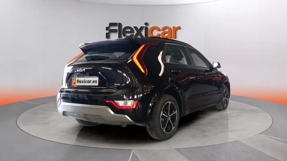 Usado Kia Niro 141 CV (103 kW) 2024 Negro SUV