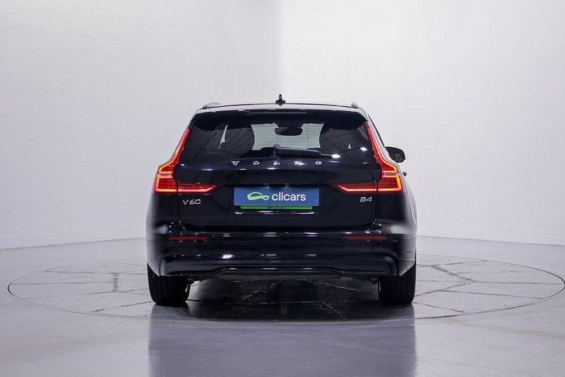 Usado Volvo V60 Plus 197 CV (144 kW) 2023 Negro Familiar