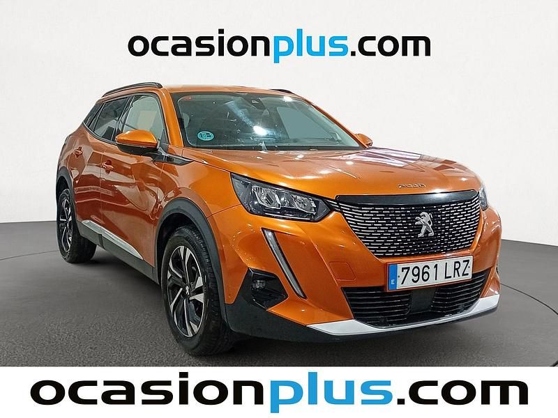 Usado Peugeot 2008 Allure 131 CV (96 kW) 2021 Naranja SUV