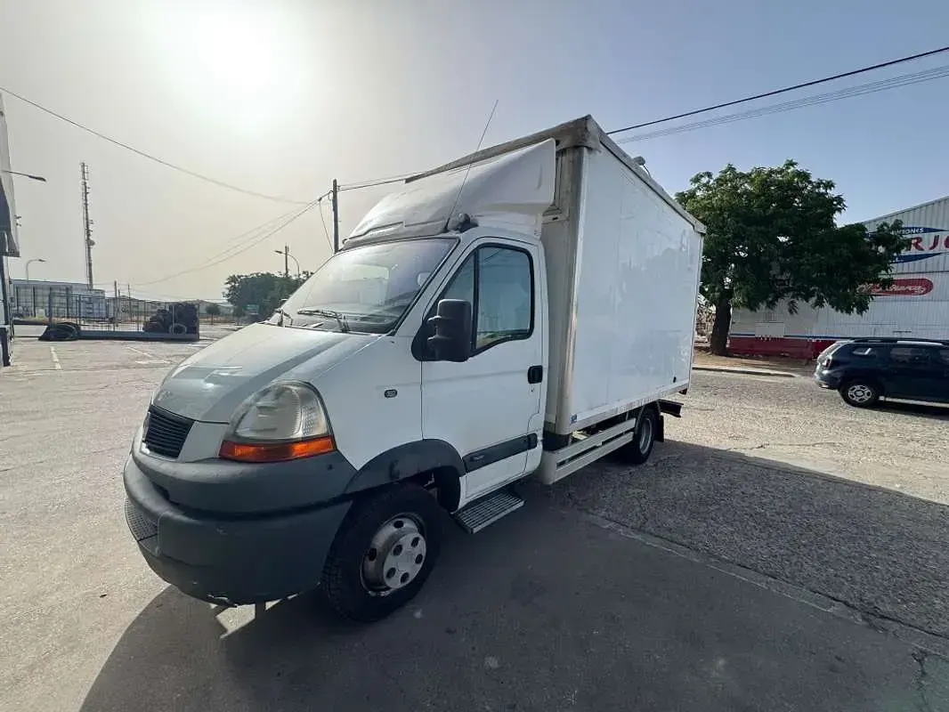 Usado Renault Master 140 CV (102 kW) 2006 Blanco Van