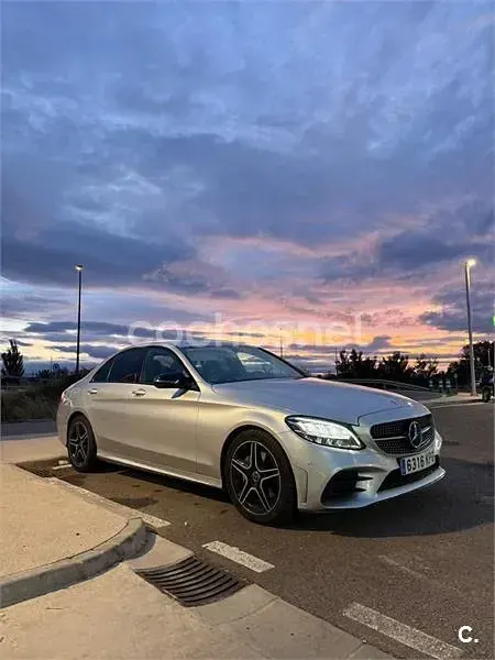 Usado Mercedes C220 170 CV (125 kW) 2018 Gris / plata Berlina