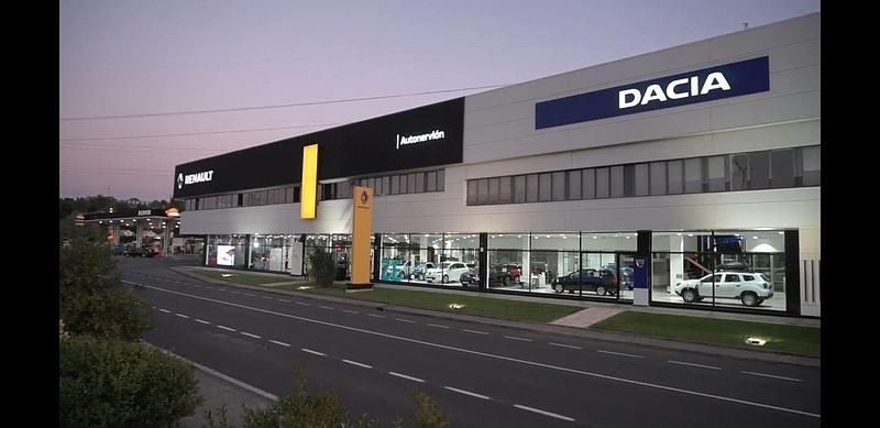 Negro Usado 2021 Dacia Lodgy Stepway Monovolumen | 13.900 € (Precio justo) - Imagen 1/1