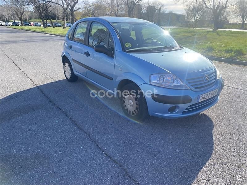 Usado Citroën C3 61 CV (44 kW) 2004 Azul Berlina