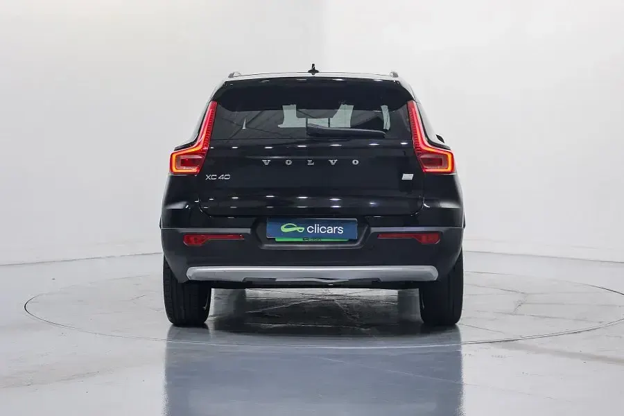 Usado Volvo XC40 Core 211 CV (155 kW) 2022 Negro SUV