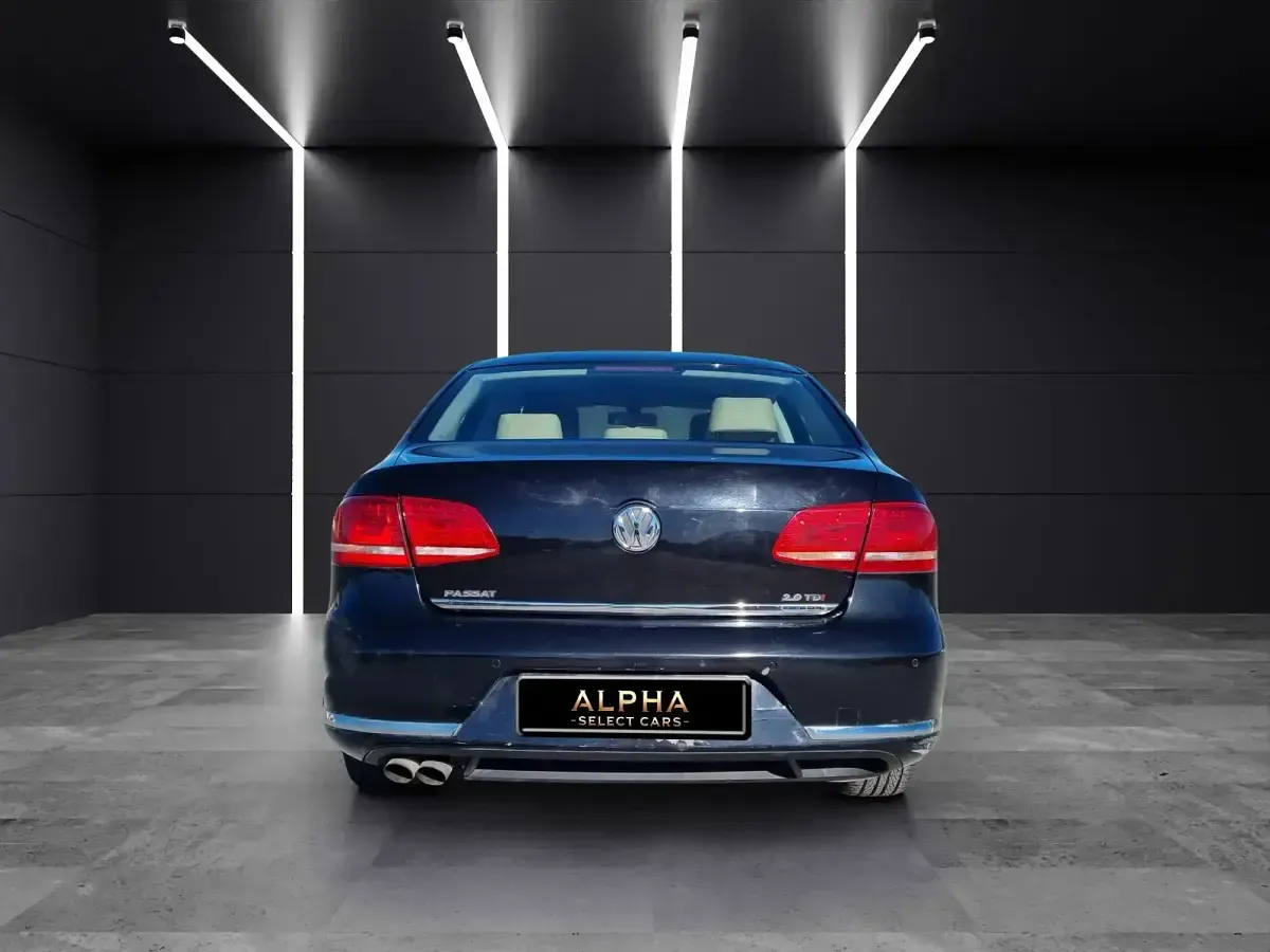 Usado VW Passat Highline 140 CV (102 kW) 2011 Negro Berlina