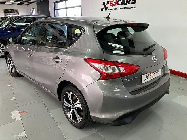 Usado Nissan Pulsar Acenta 110 CV (80 kW) 2018 Gris / plata Berlina