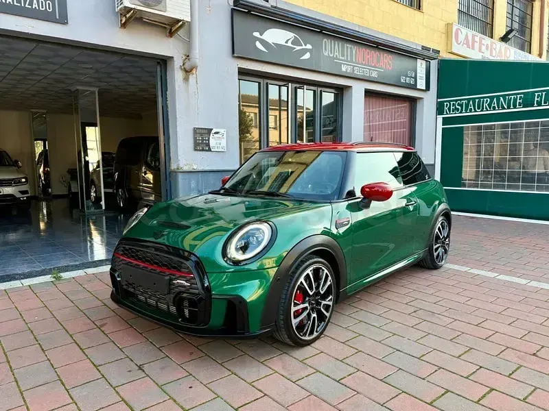 Usado Mini John Cooper Works 231 CV (169 kW) 2022 Verde Utilitario