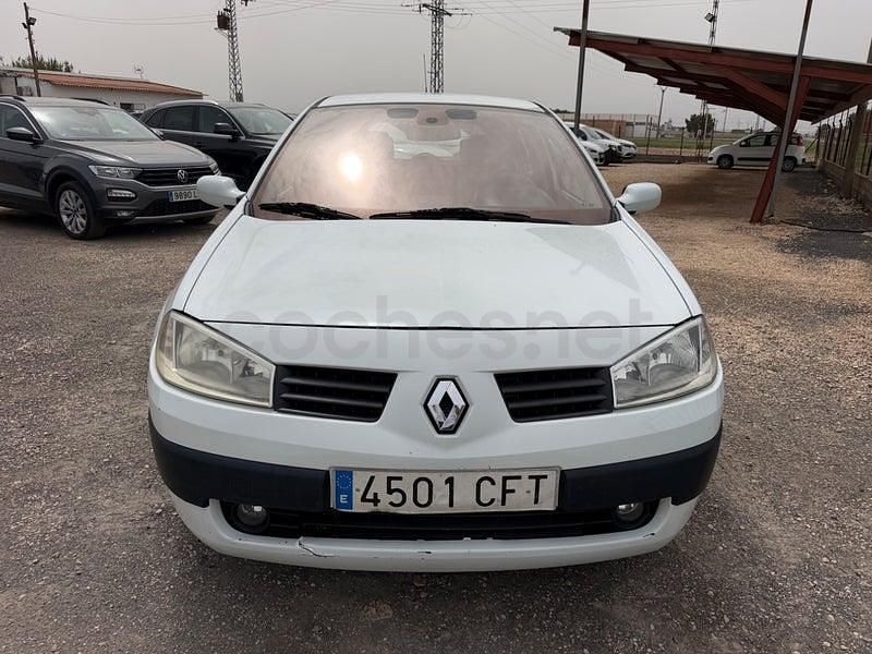 Usado Renault Mégane II Dynamique 120 CV (88 kW) 2003 Blanco Berlina