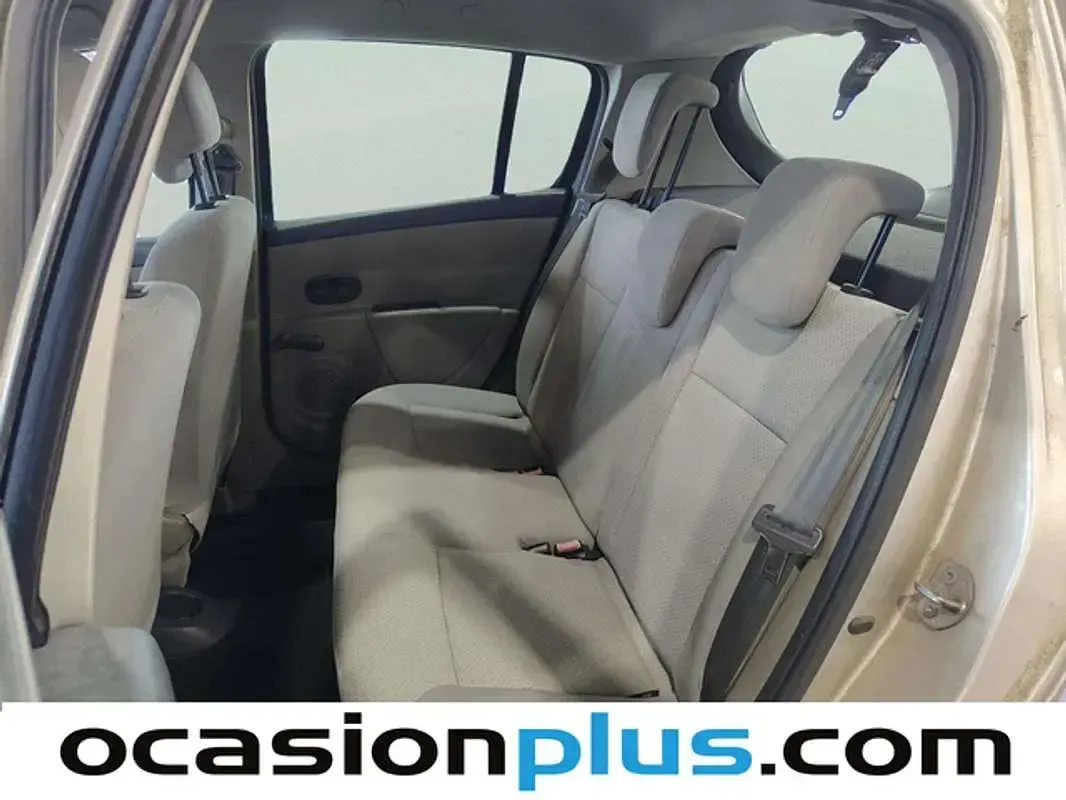 Usado Renault Clio Expression 86 CV (63 kW) 2007 Beige Utilitario