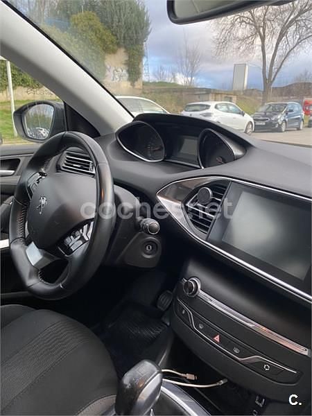 Usado Peugeot 308 Active 110 CV (80 kW) 2015 Azul Berlina