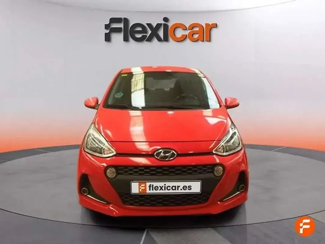 Usado Hyundai i10 GO! 67 CV (49 kW) 2018 Rojo Utilitario