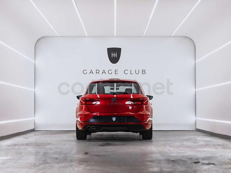 Usado Seat Leon FR 150 CV (110 kW) 2018 Rojo Familiar